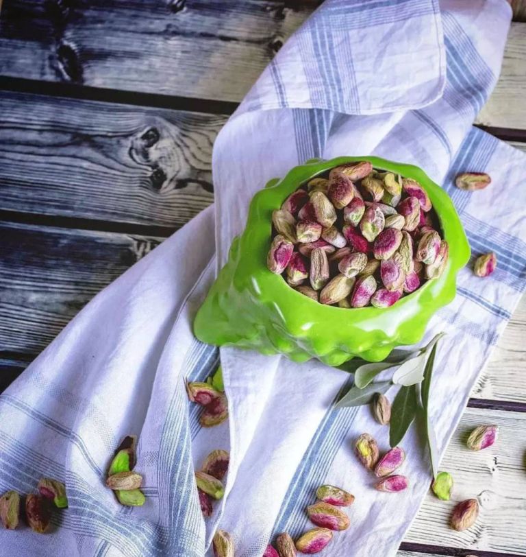 Green Peeled Pistachio Kernel